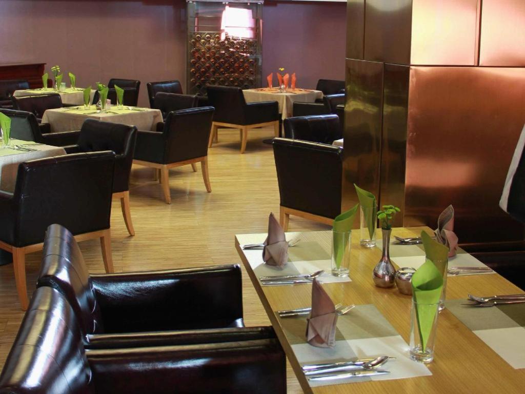 אולן בטור The Corporate Hotel And Convention Centre מראה חיצוני תמונה