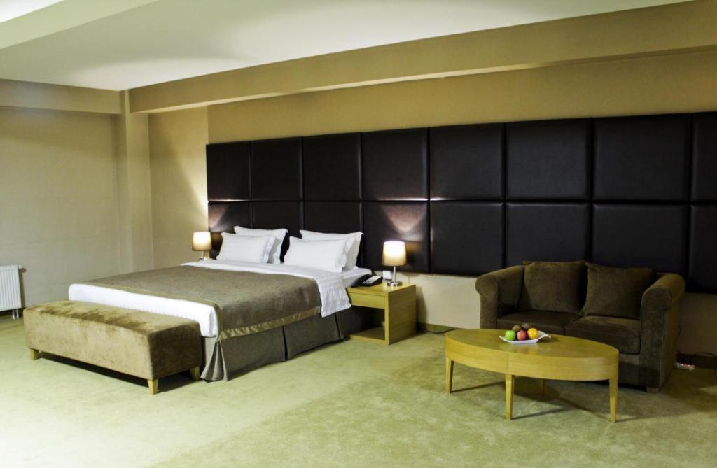 אולן בטור The Corporate Hotel And Convention Centre מראה חיצוני תמונה