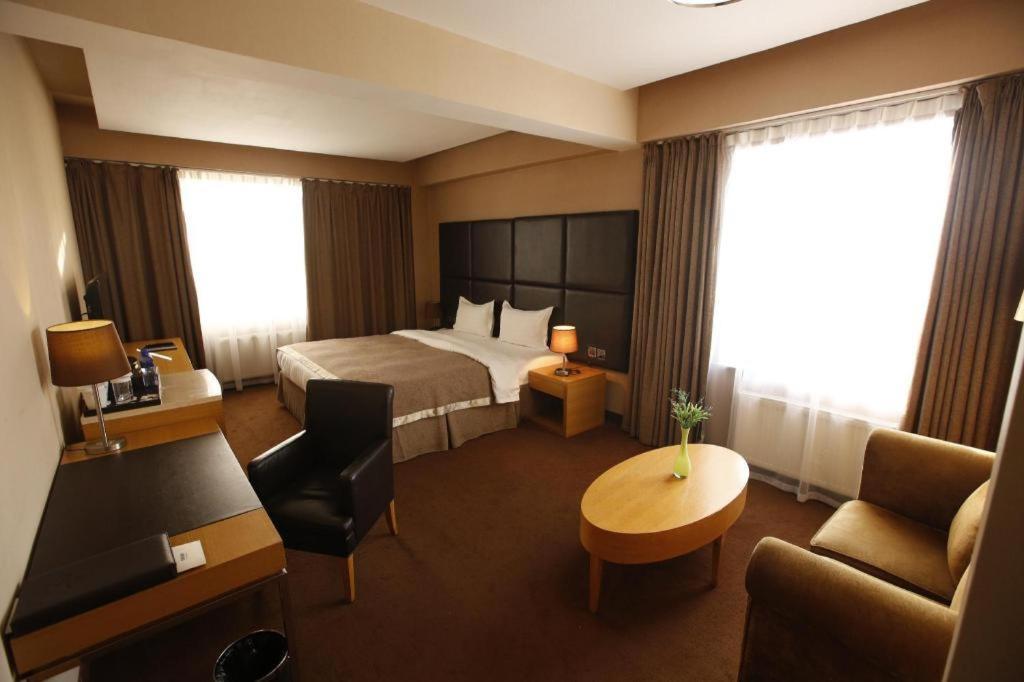 אולן בטור The Corporate Hotel And Convention Centre מראה חיצוני תמונה