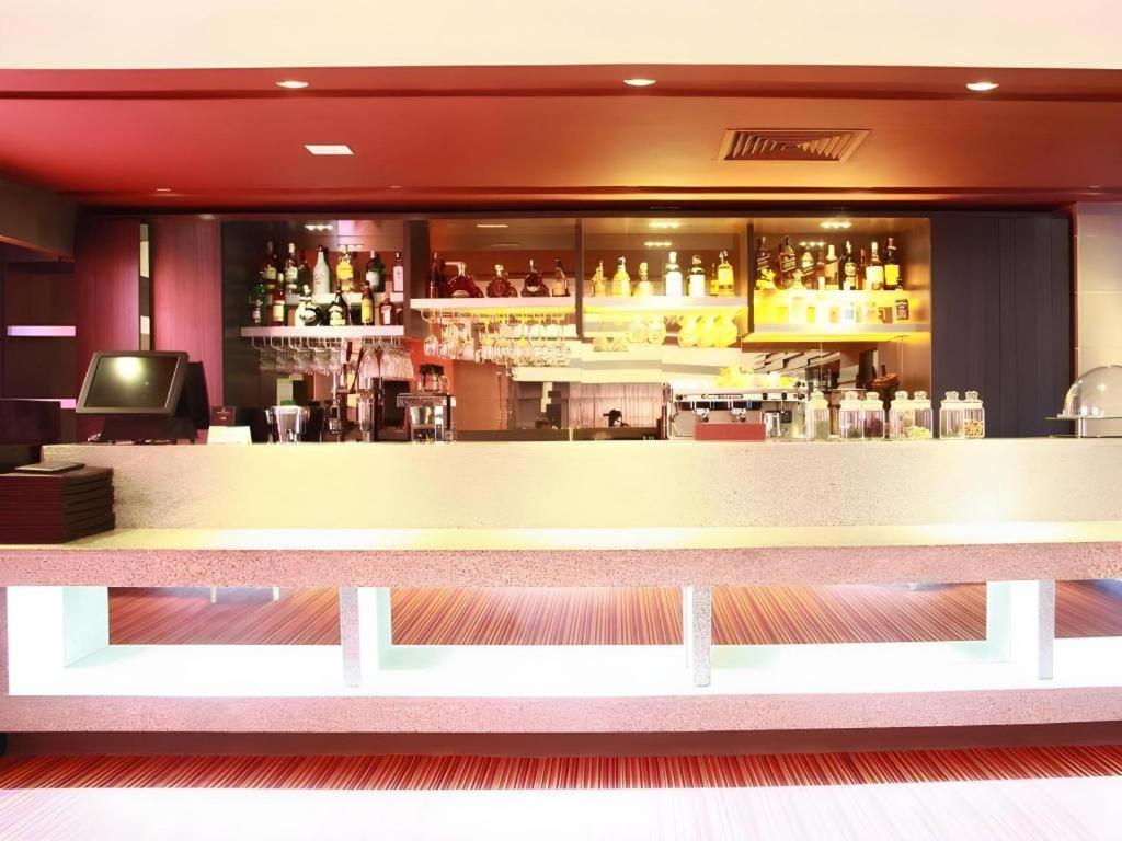 אולן בטור The Corporate Hotel And Convention Centre מראה חיצוני תמונה