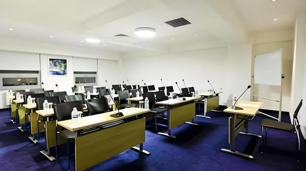אולן בטור The Corporate Hotel And Convention Centre מראה חיצוני תמונה