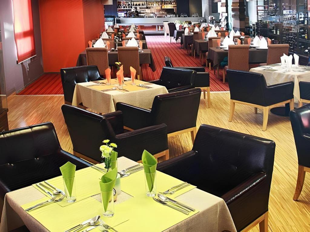 אולן בטור The Corporate Hotel And Convention Centre מראה חיצוני תמונה