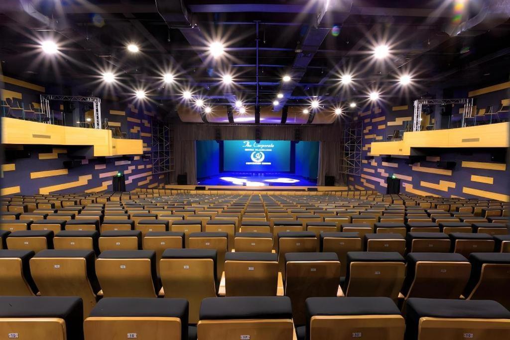אולן בטור The Corporate Hotel And Convention Centre מראה חיצוני תמונה
